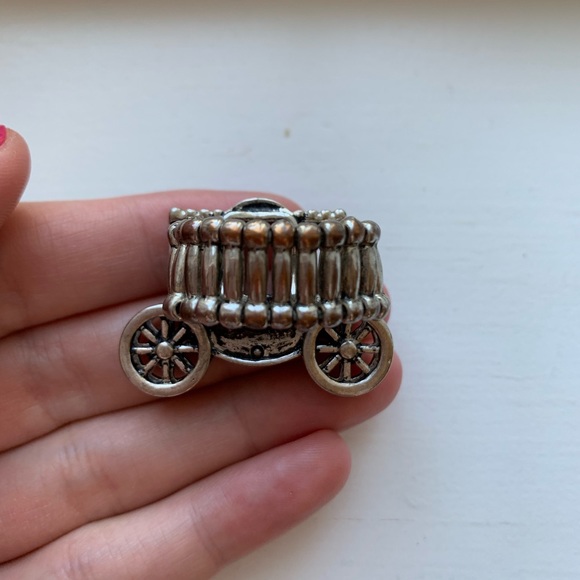 Vintage chunky silver stagecoach ring - Picture 4 of 7